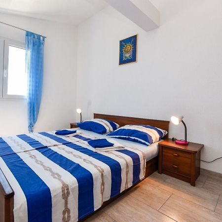 Apartments Mark - 200 M From Sea Novalja Exterior foto