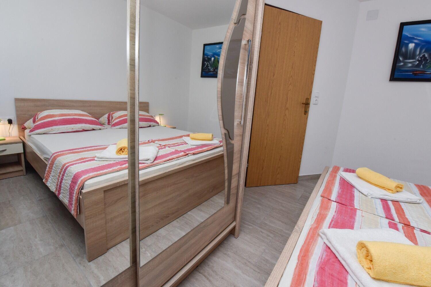 Apartments Mark - 200 M From Sea Novalja Exterior foto