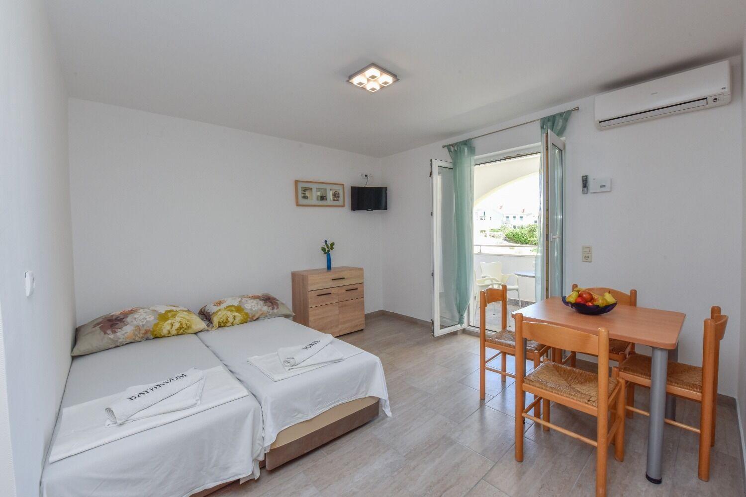 Apartments Mark - 200 M From Sea Novalja Exterior foto