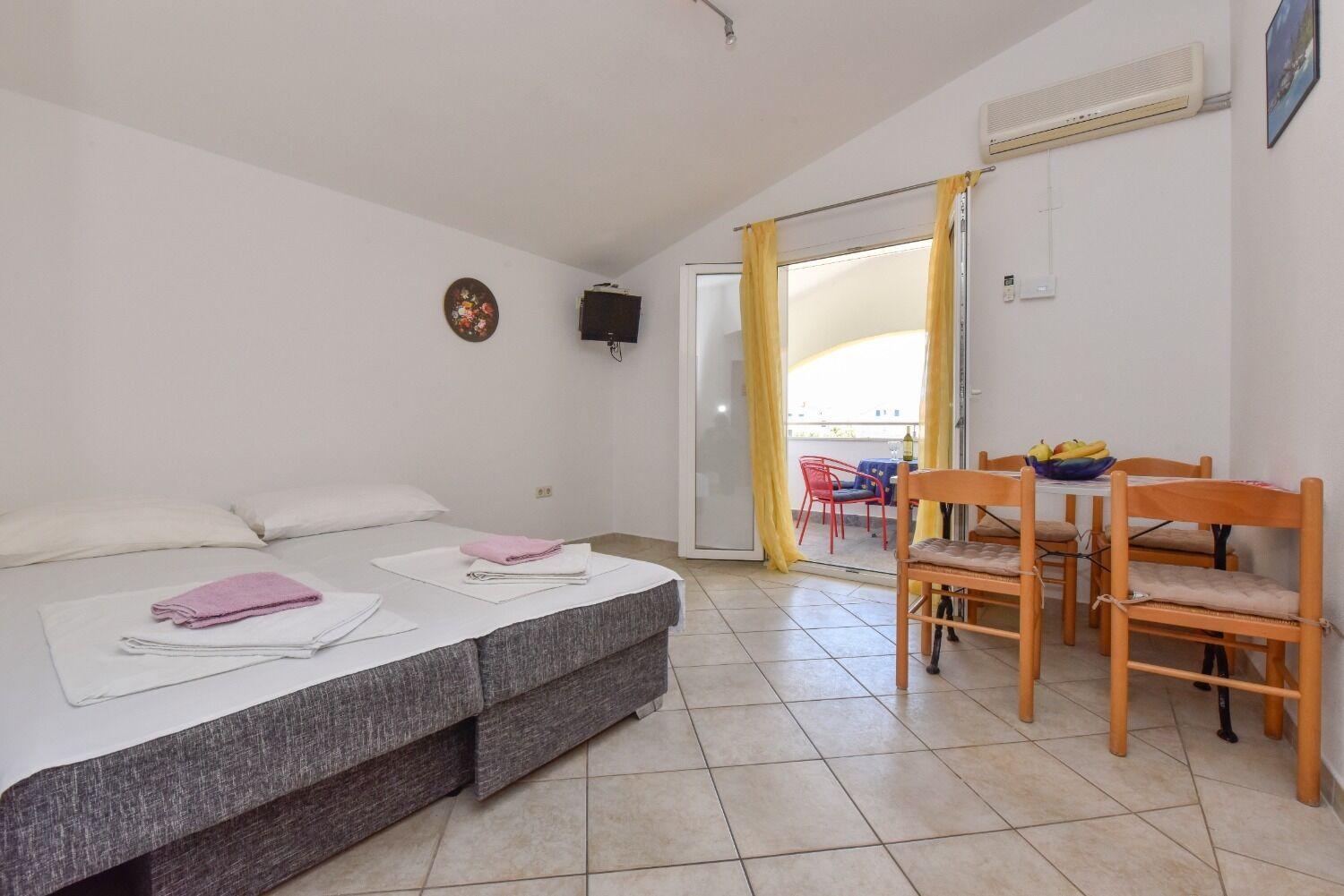 Apartments Mark - 200 M From Sea Novalja Exterior foto